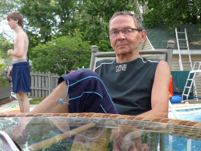 Uli am Pool in Dickson